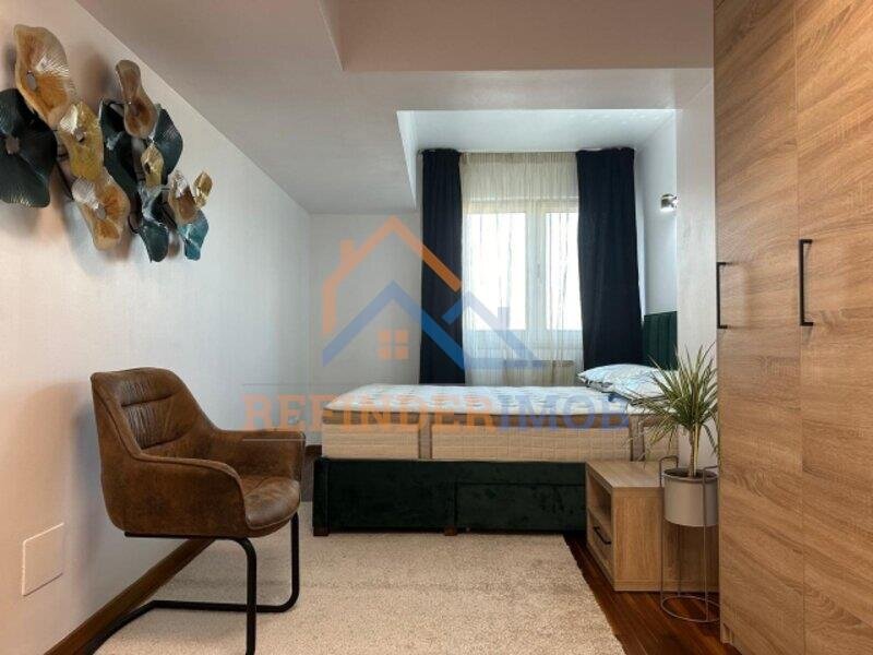 Unirii Apartament de vanzare cu 2 camere, suprafata de 77mp, zona Unirii